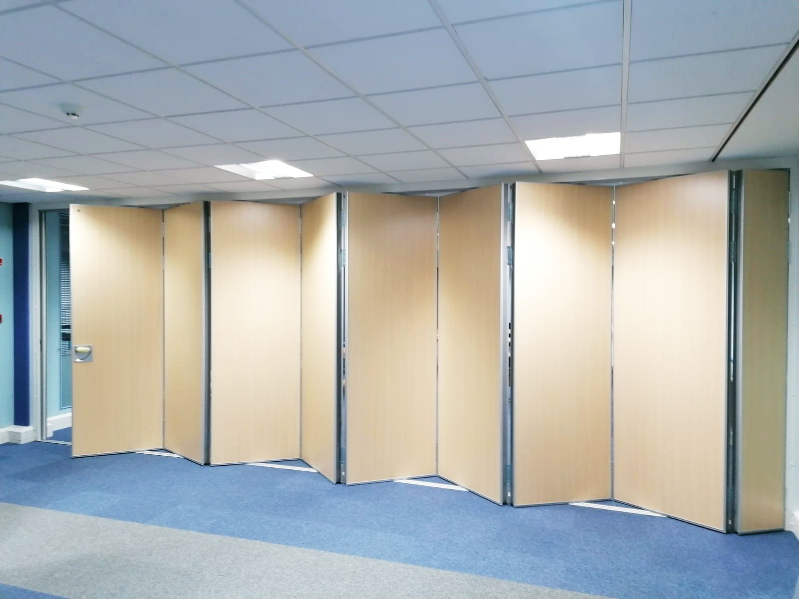 Sliding Folding Office Partitions Installers