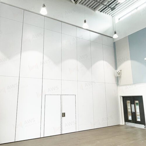 Acoustic movable walls semi automatic installers